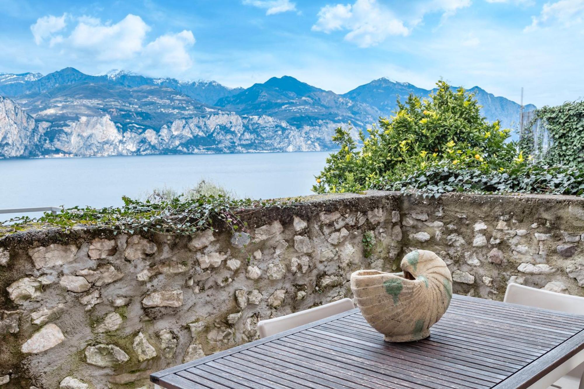 Ca De L'Angelon Aparthotel Brenzone sul Garda Eksteriør bilde